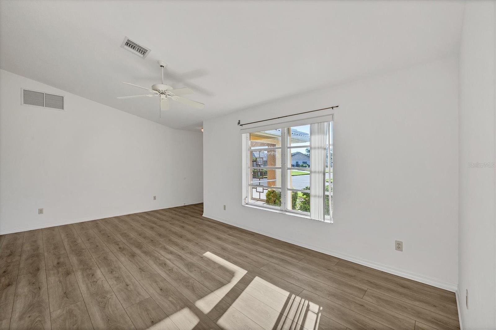 QUAIL LAKE - Residential