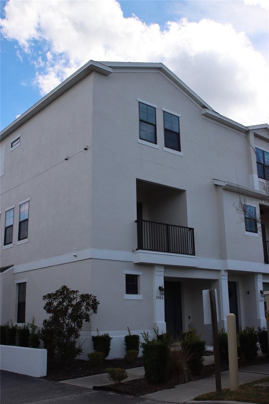 Welcome home to this beautifully maintained 3 story end unit townhome in the heart of Avalon Park, offering a rare and highly sought after 4 bedroom 3.5 bathroom layout. Perfectly positioned within the community, this home is just a short walk to the town center where you can enjoy shopping, dining, and everyday conveniences including grocery options.
This light filled residence features an open and inviting floor plan with modern finishes throughout. The kitchen is designed to impress with granite countertops, shaker style cabinetry, and quality appliances, all overlooking the spacious living and dining areas, making it ideal for both everyday living and entertaining. High ceilings, oversized doors, and thoughtful design elements add to the elevated feel of the home .
The first floor provides a private bedroom with its own ensuite bath, perfect for guests, a home office, or multigenerational living. Upstairs, the primary suite provides a relaxing retreat complete with a large ensuite bathroom along with additional bedrooms that offer flexibility for family or guests .
As an end unit, this home enjoys added privacy and an abundance of natural light. The rear entry garage and well maintained exterior contribute to both function and curb appeal.
Living in Avalon Park means embracing a true live work play lifestyle. Residents enjoy a vibrant community atmosphere with frequent events and seasonal celebrations such as markets, festivals, and holiday gatherings. From weekend strolls to community events, there is always something happening just steps from your front door. Tucked away yet incredibly convenient, this location provides easy access to major roadways including 528, 408, and 417, making commutes to downtown Orlando, the airport, Universities and the Space Coast simple and efficient.
This is a unique opportunity to own a versatile, well located home in one of East Orlando’s most desirable communities.
Additional images and virtual tour coming soon