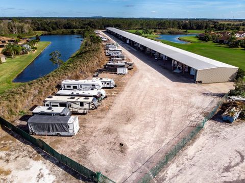 A home in LAKE WALES