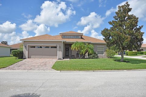 A home in LAKE WALES