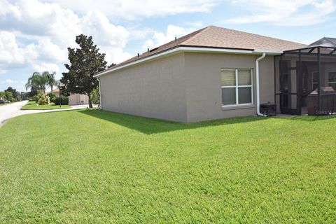 A home in LAKE WALES