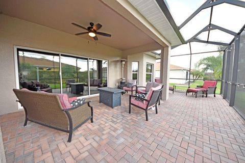 A home in LAKE WALES