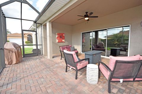 A home in LAKE WALES