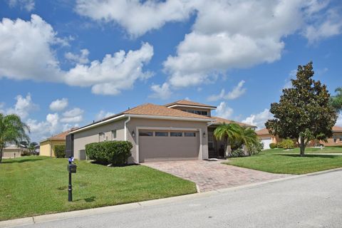 A home in LAKE WALES