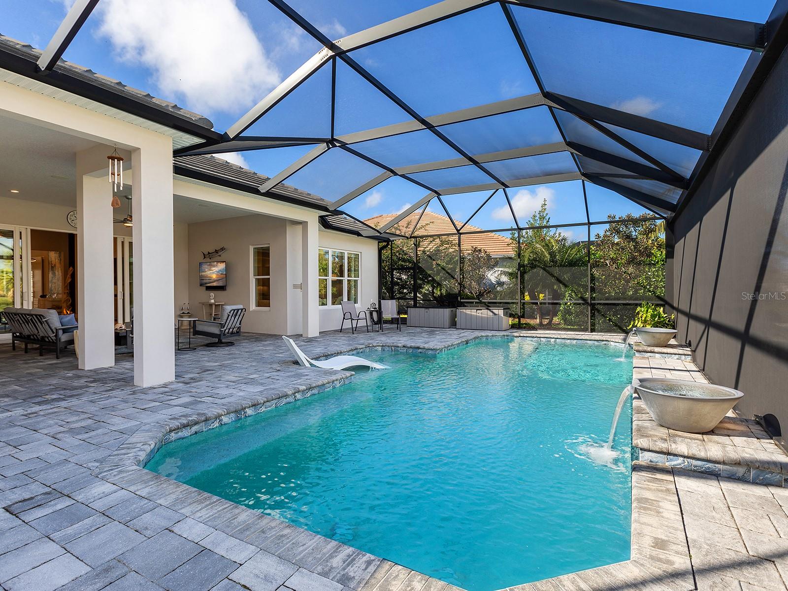 LAKEHOUSE COVE/WATERSIDE PH 1A - Residential