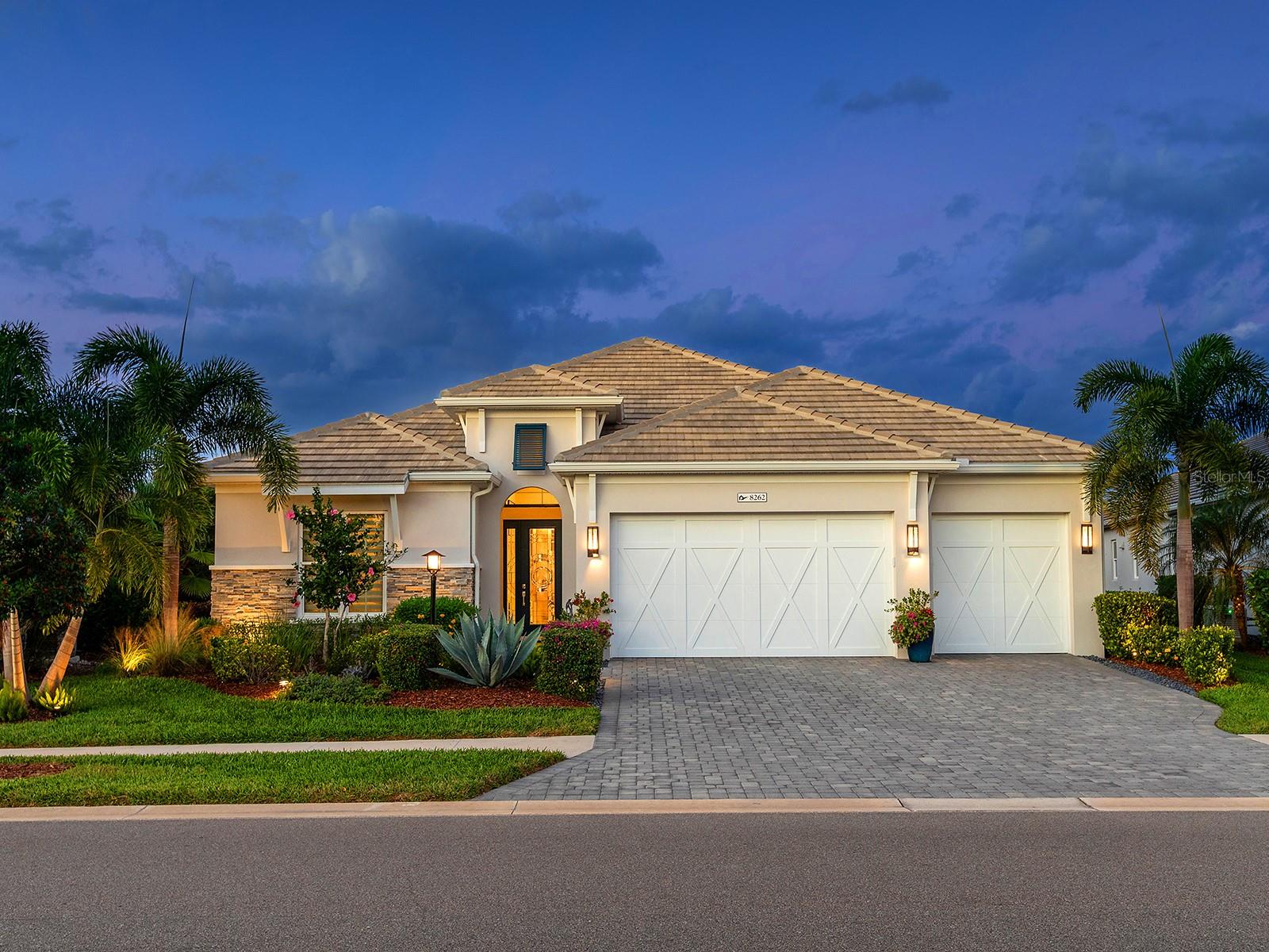 LAKEHOUSE COVE/WATERSIDE PH 1A - Residential