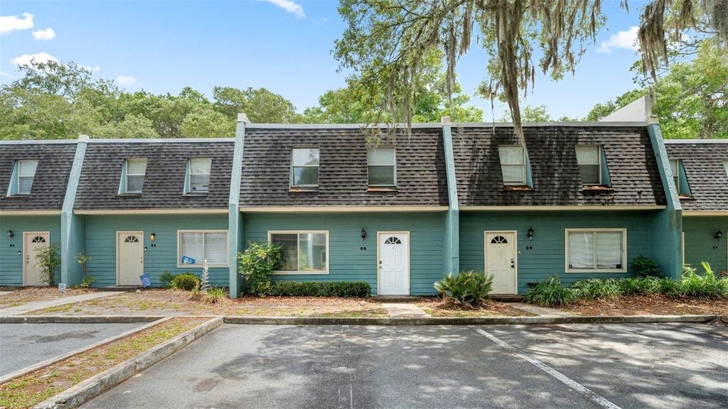 Photo of 501 SW 75th Street #B5, Gainesville, FL 32607 (MLS # GC540528)