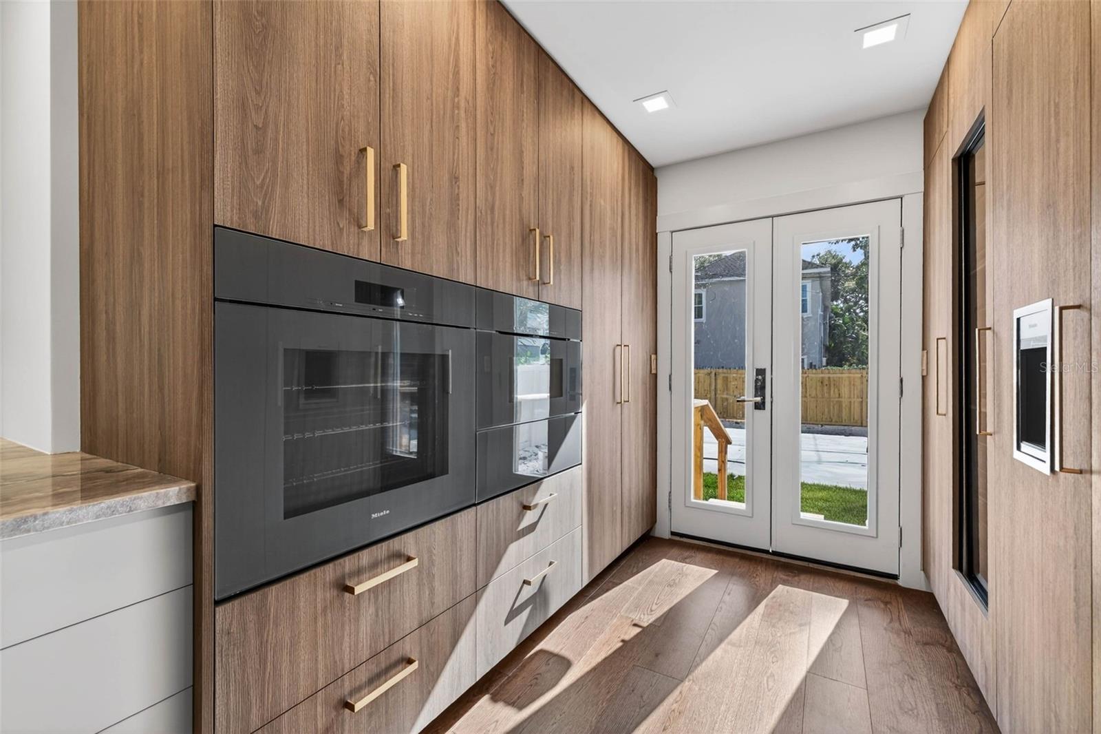 BARNARD ERASTUS A S REV SUB - Residential