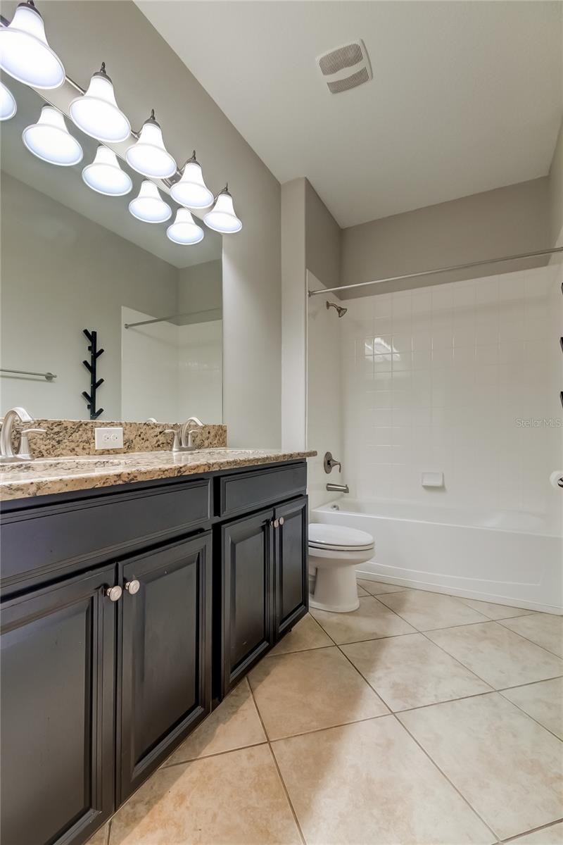 OAKS AT SHADY CREEK PH 1 - Residential Lease