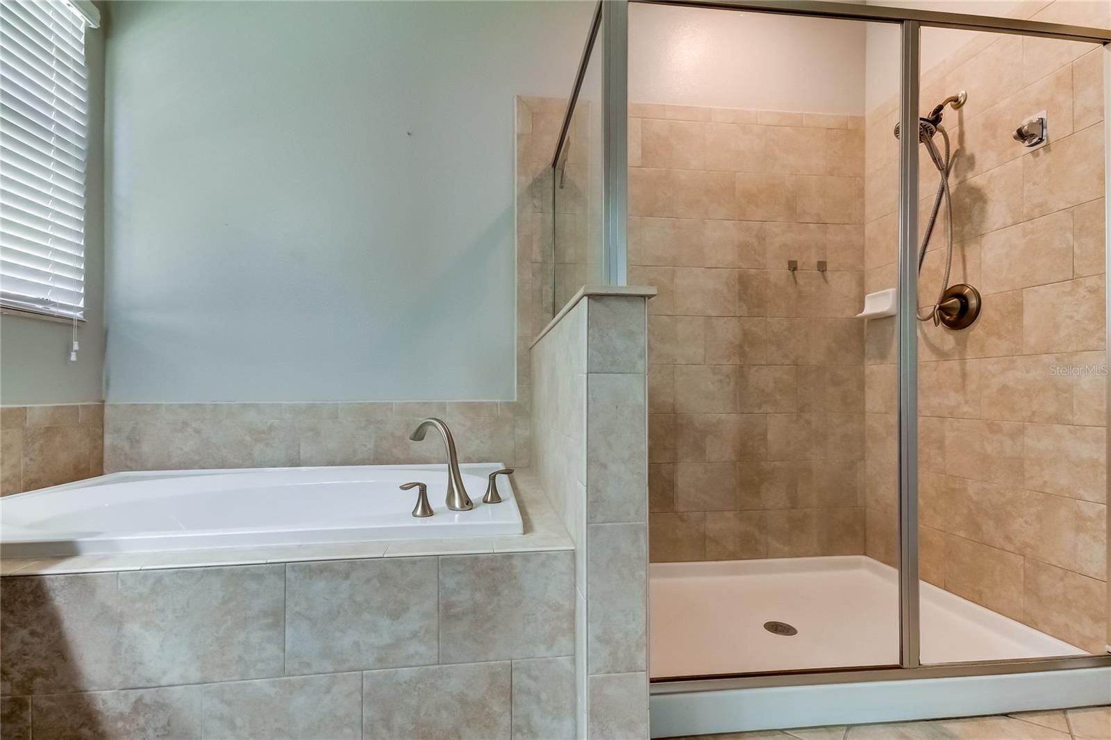 OAKS AT SHADY CREEK PH 1 - Residential Lease