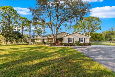 Photo of 32576 Greenwood Loop, Wesley Chapel, FL 33545 (MLS # TB8321010)