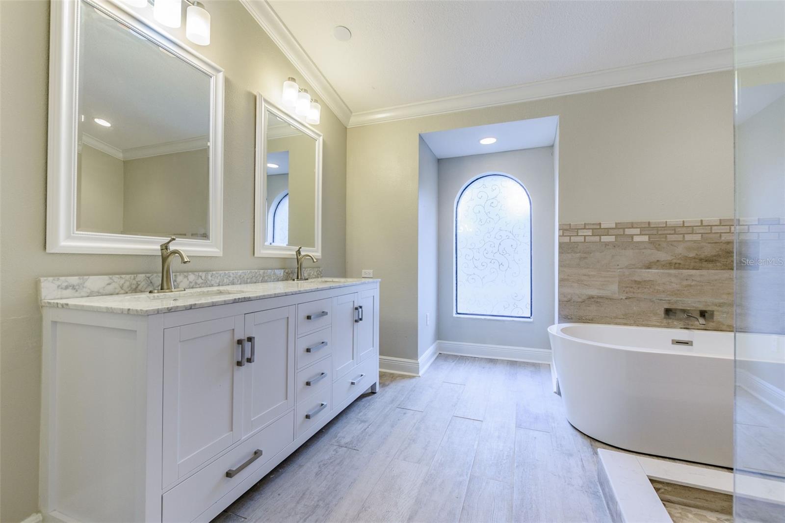 DURANT OAKS - Residential Lease