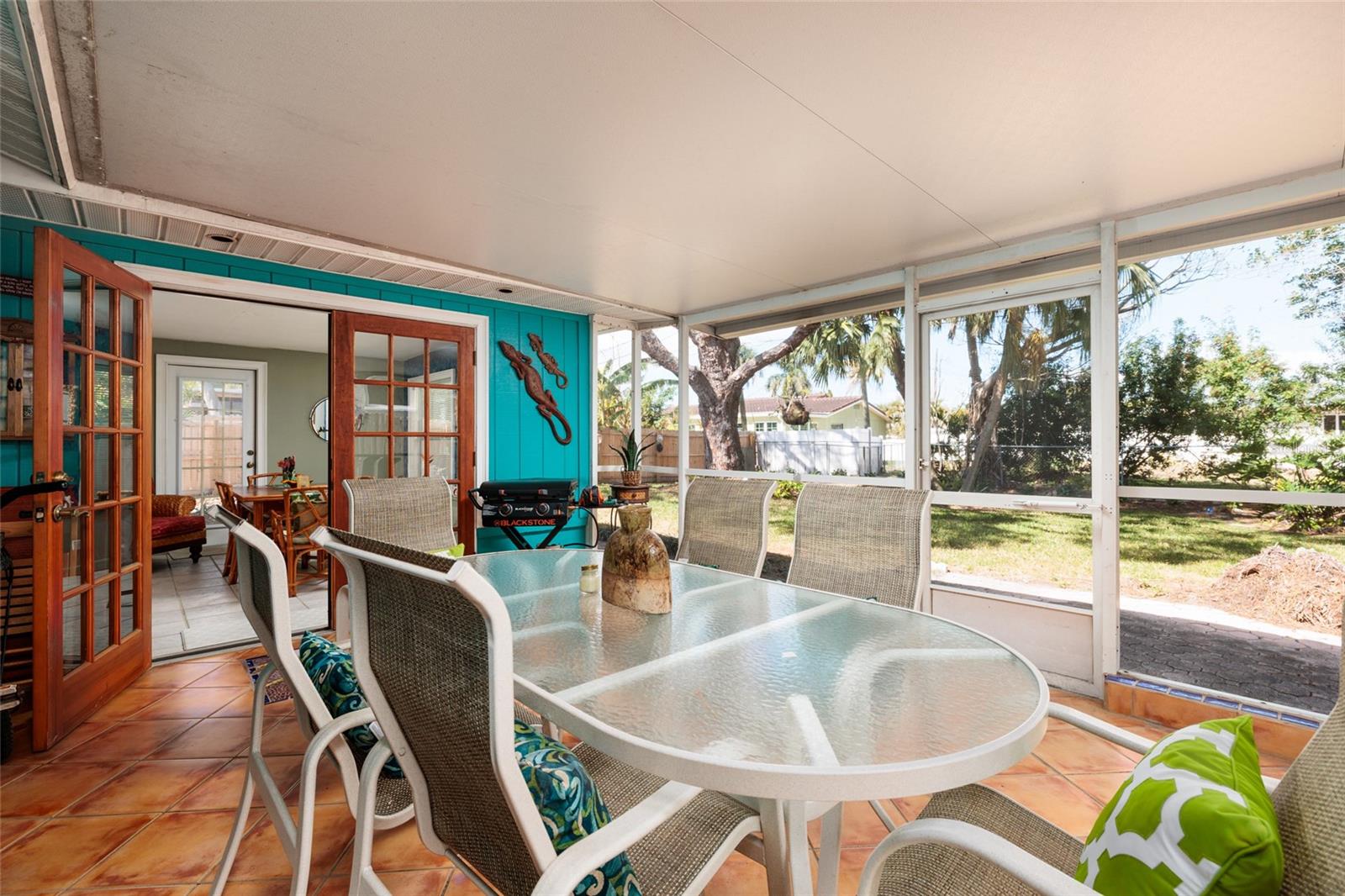 SUN-LIT SHORES - Residential