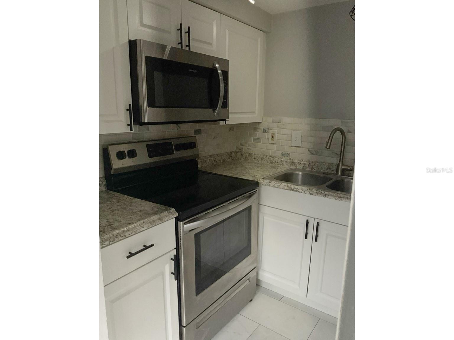 DODGE CITY - Residential Lease