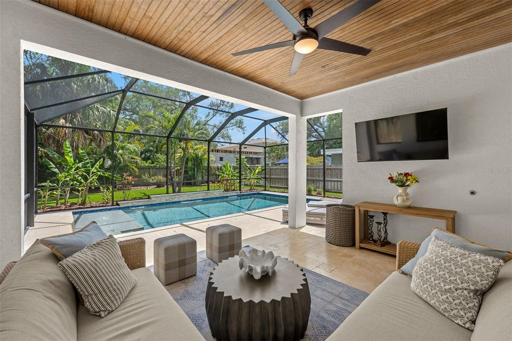 Photo of 3300 W Wallcraft Avenue, Tampa, FL 33611 (MLS # TB8514837)