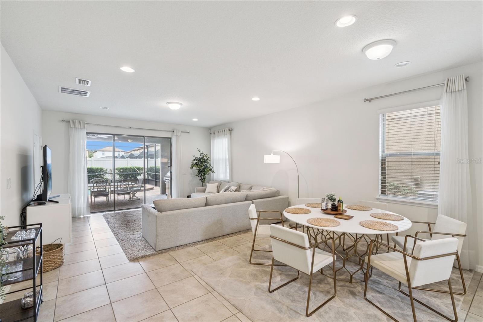 WINDSOR AT WESTSIDE PH 1 - Residential