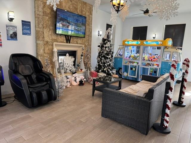 WINDSOR AT WESTSIDE PH 1 - Residential