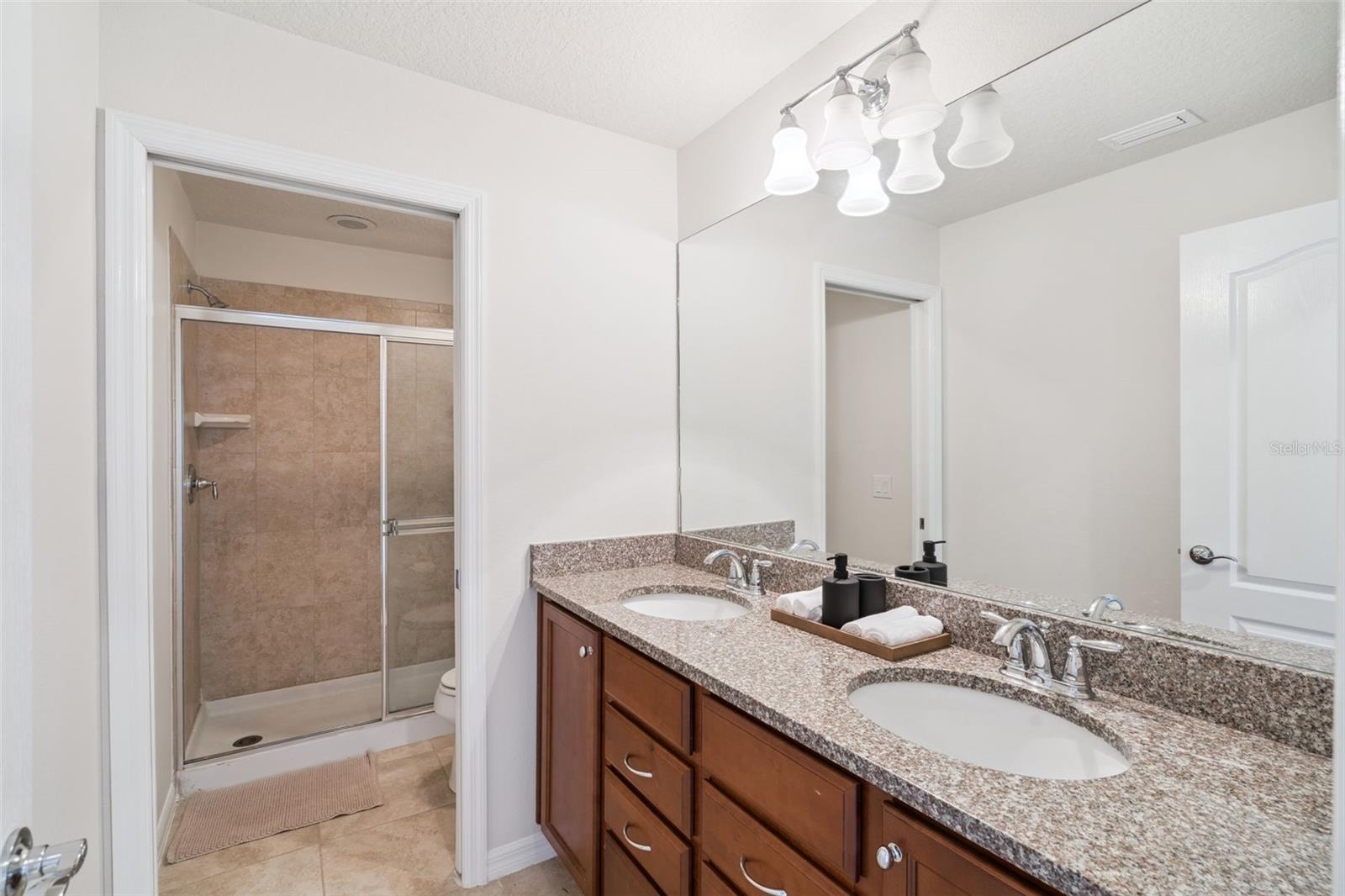 WINDSOR AT WESTSIDE PH 1 - Residential