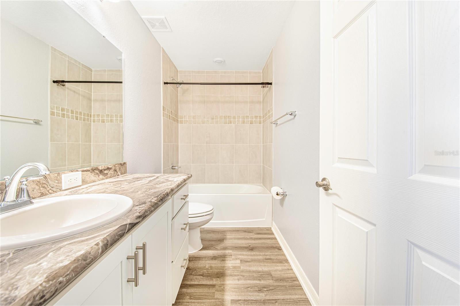 BRIDGEPORT LAKES PH TWO - Residential