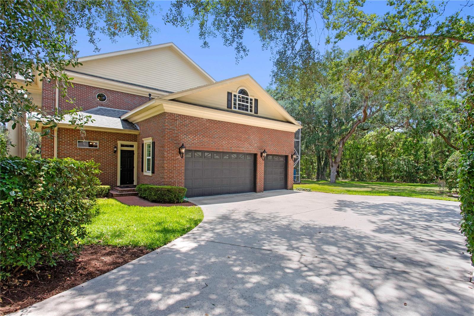 FISH HAWK TRAILS - Residential