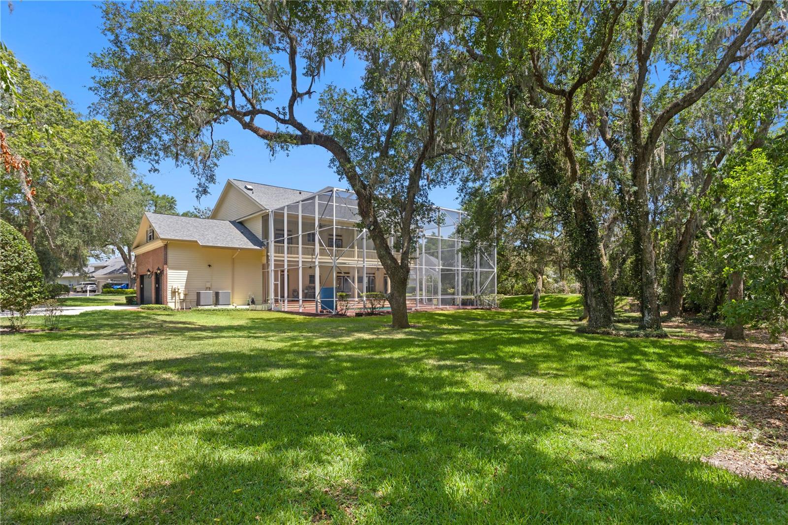 FISH HAWK TRAILS - Residential