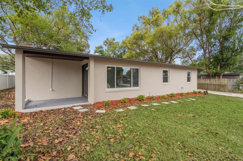 Photo of 140 N. Fairfax Ave, Winter Springs, FL 32708 (MLS # O6364352)
