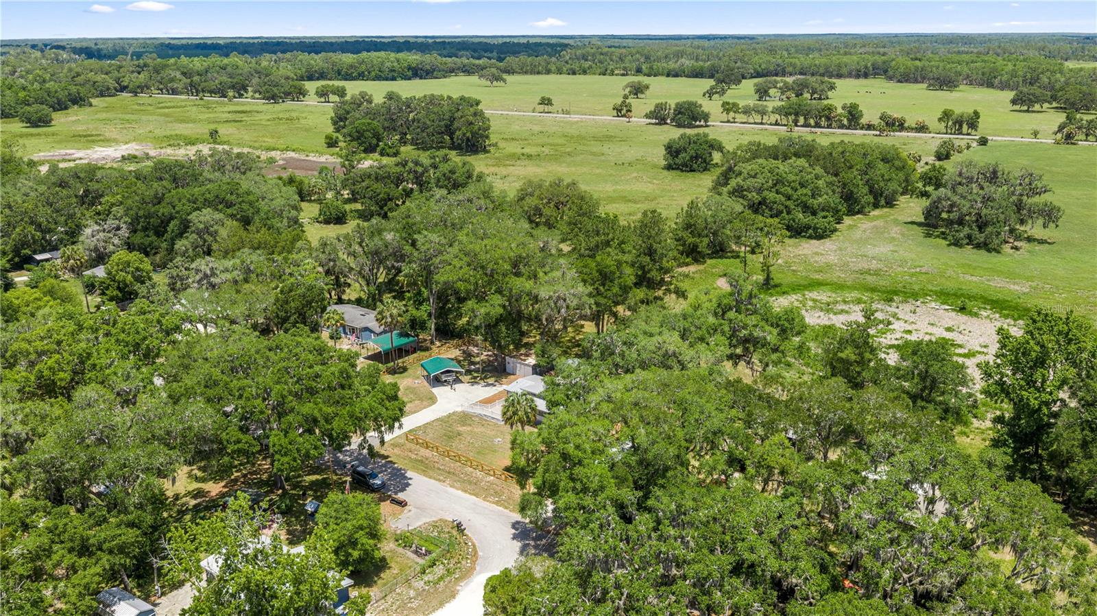 RIVER RETREATS - Residential