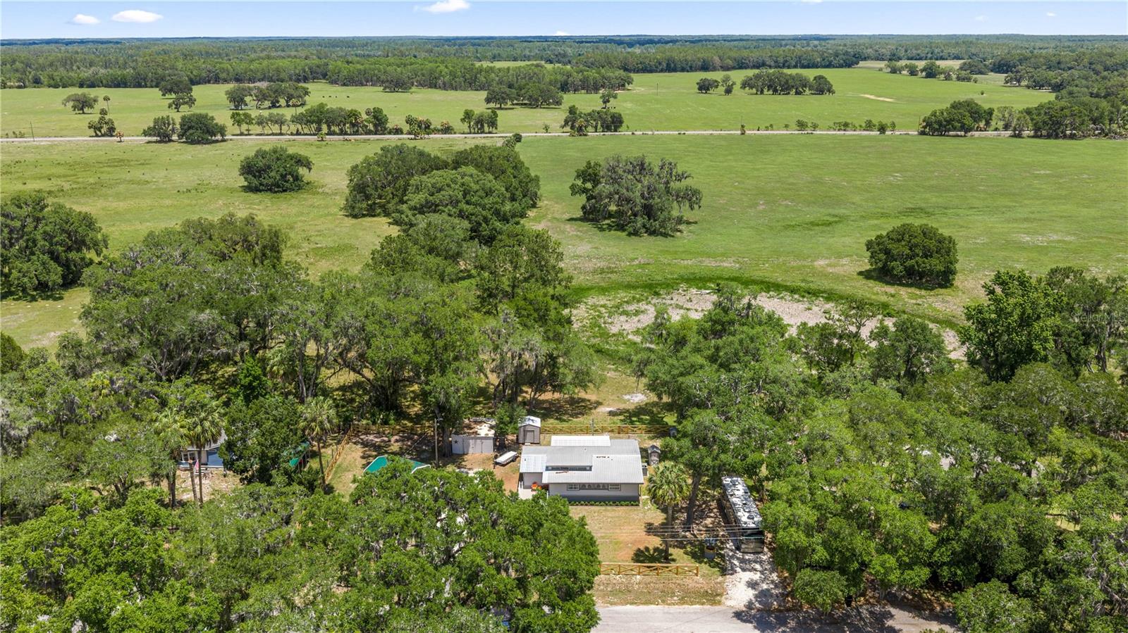 RIVER RETREATS - Residential