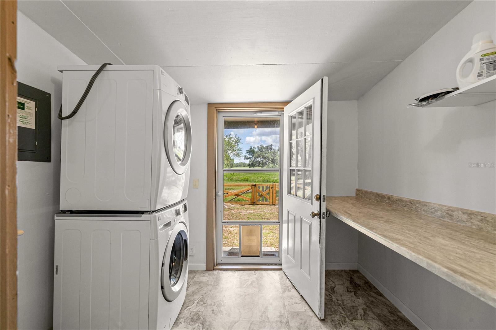 RIVER RETREATS - Residential