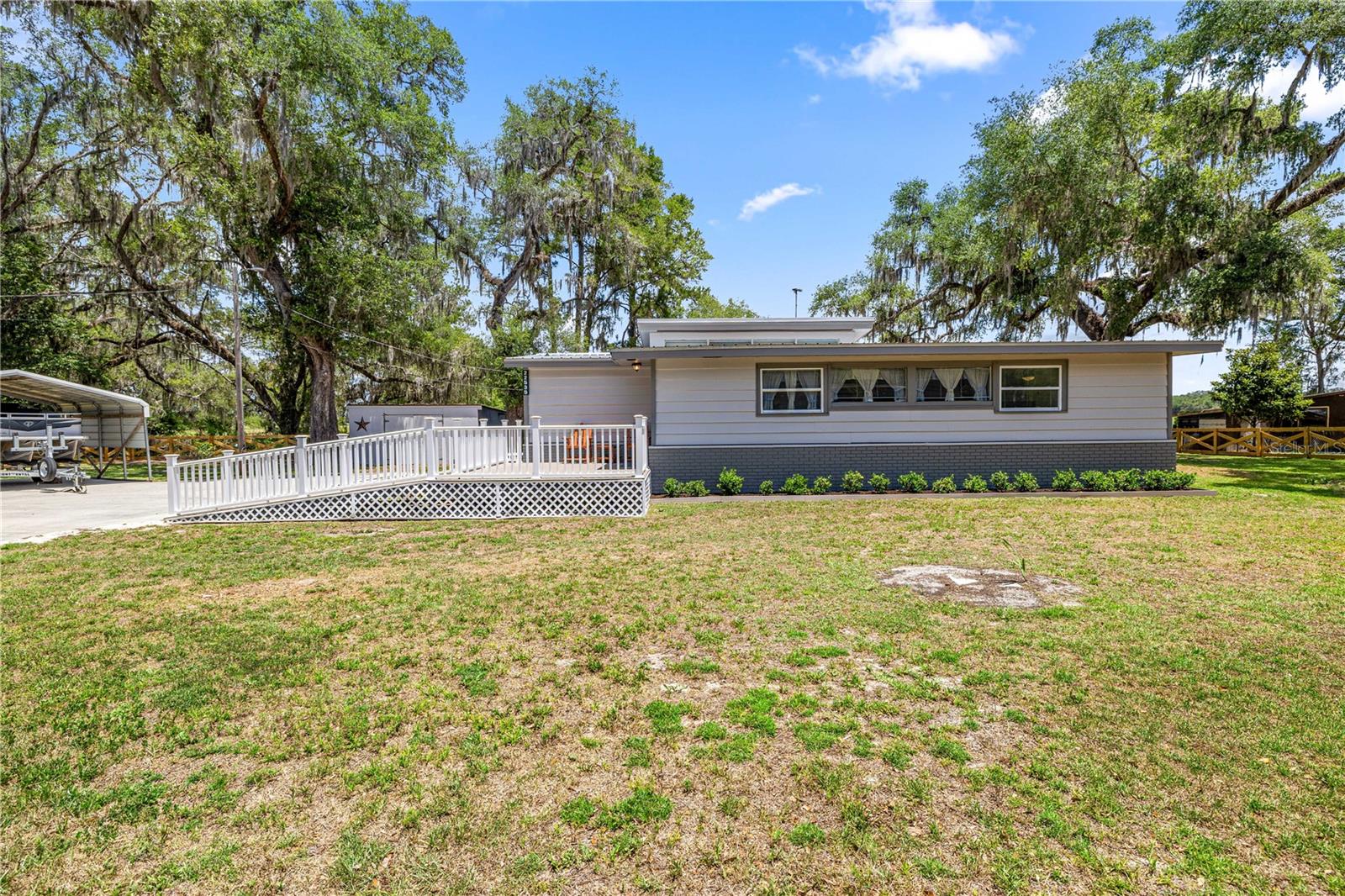 RIVER RETREATS - Residential