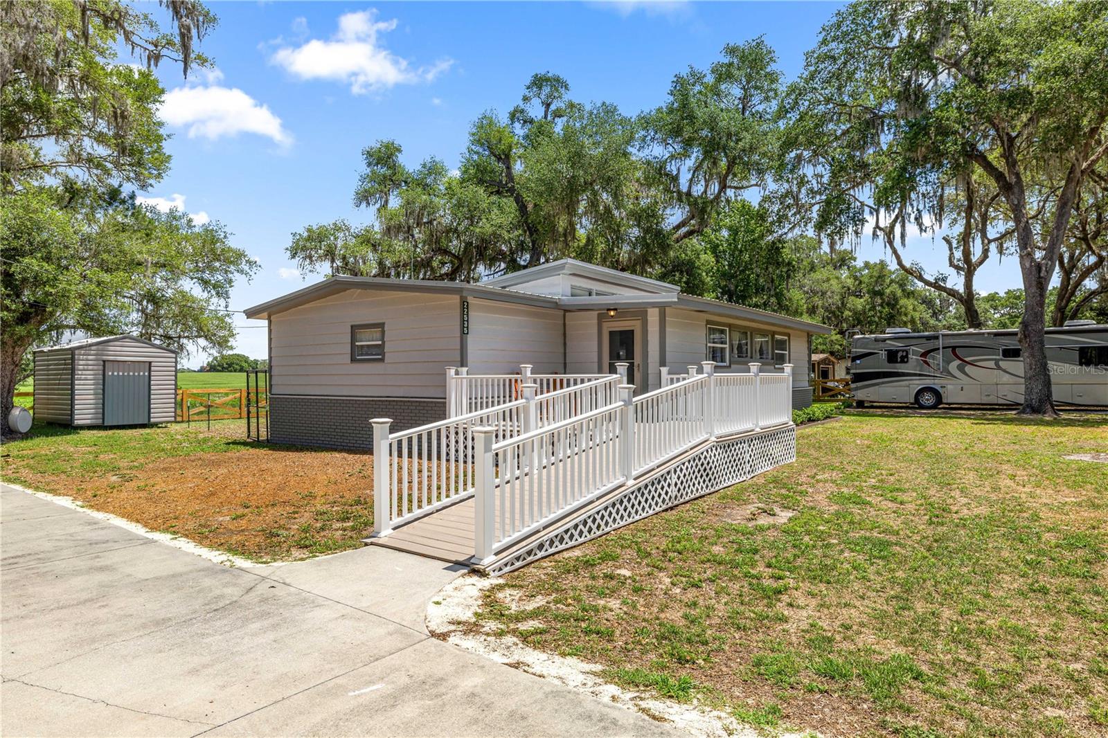 RIVER RETREATS - Residential