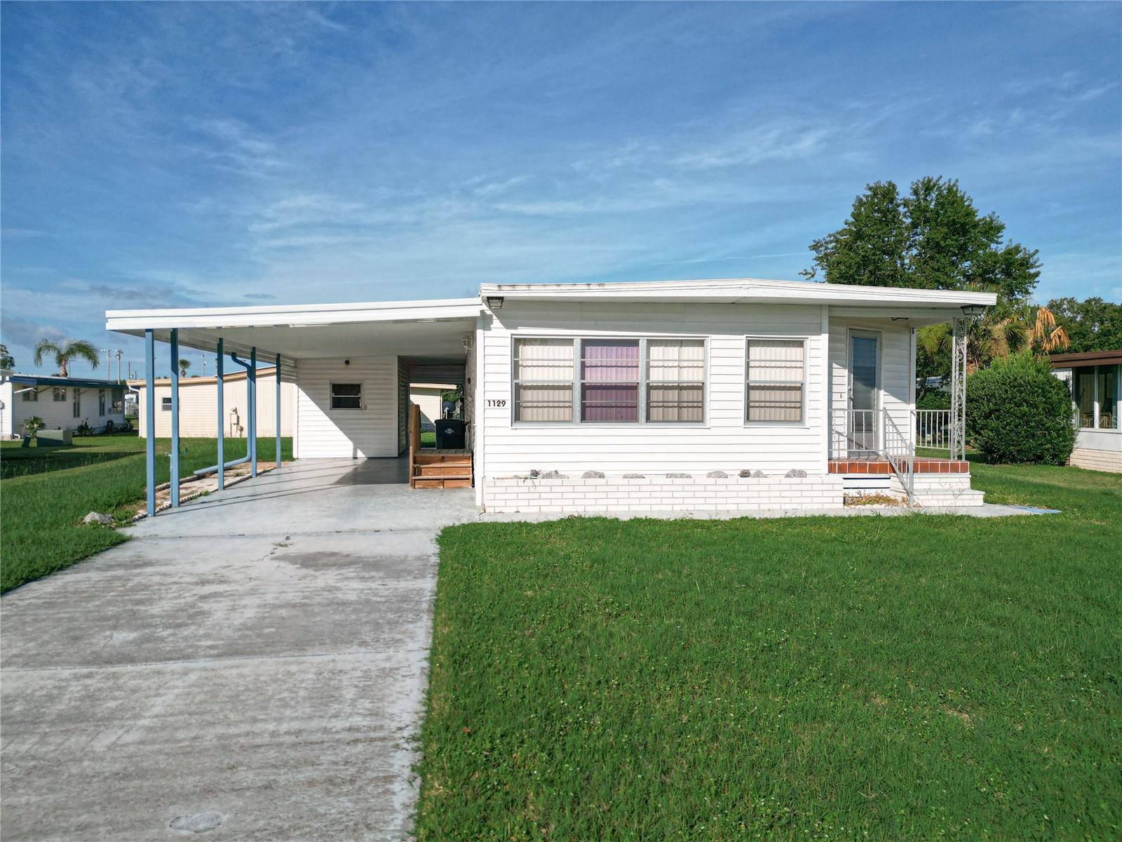 *Charming 2 Bedrooms, 2 Baths in Lake Frances Estate*
*Secure Living in a Golf Cart Community*
This professionally maintained and renovated 2-bedroom, 2-bathroom manufactured home is a rare find in Lake Frances Estate, a highly sought-after community in Lake County. Recent updates include a new AC unit installed in 2024 and a roof maintenance in 2025. Featuring solid floor all around. Take advantage of the furniture included in the package. Just a small walk to the community center and you can participate in all the activities and introduce yourselves to others like you. 2 swimming pools, large center for the activities, library, pool tables and more. Come find out.
*Enjoy Lake Life and Small-Town Charm*
Lake Frances Estate is a vibrant golf cart community where you can easily get around. Take your golf cart to grocery shopping or explore downtown Tavares, where you'll find a variety of restaurants, festivities, and community projects.
*Don't miss this opportunity to own a piece of paradise*
Make an appointment to see this unique jewel!