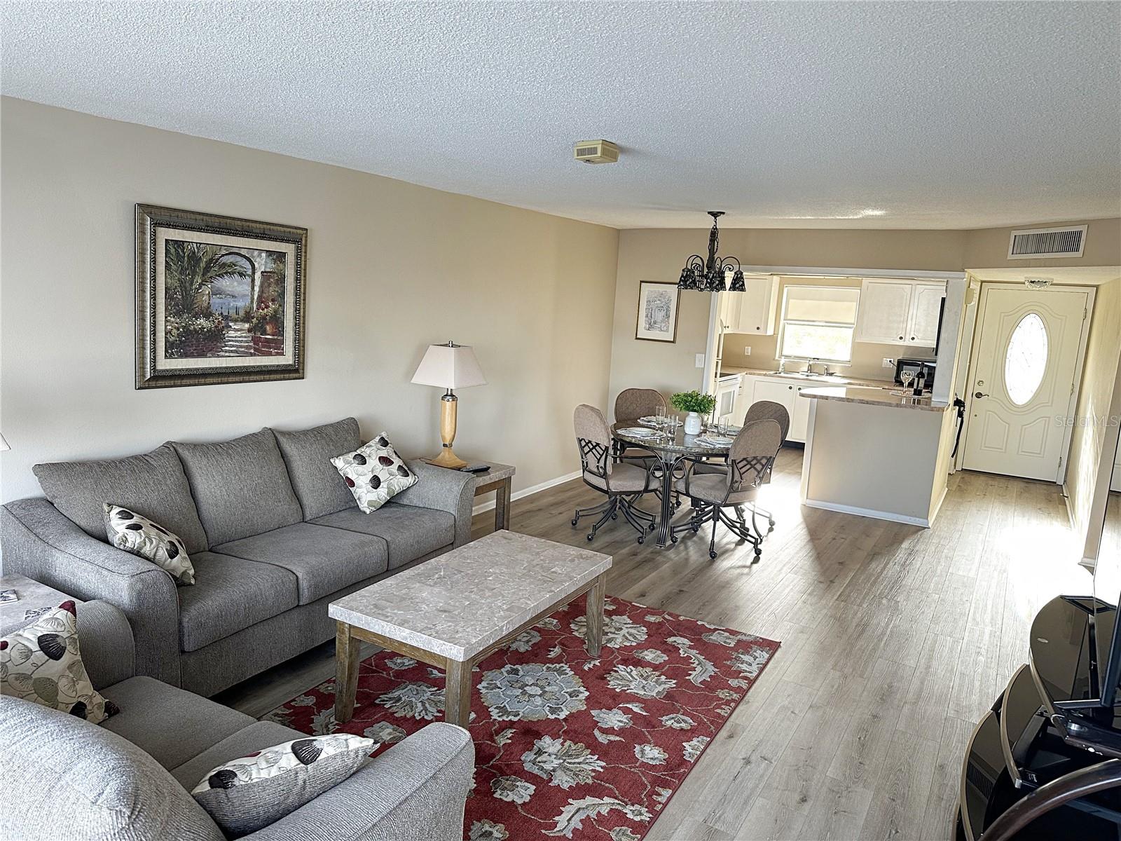 COLUMBIA TOWERS - Residential