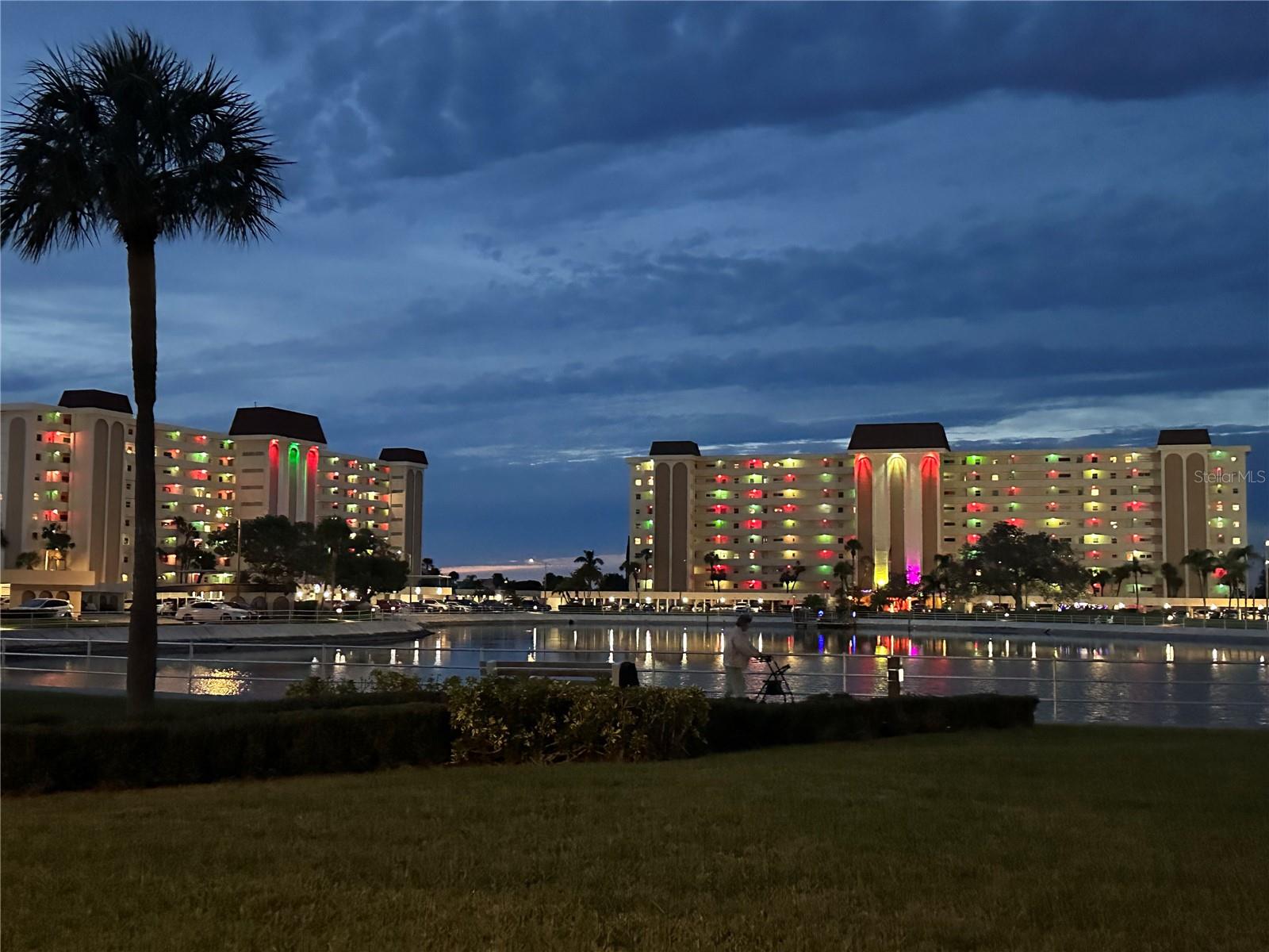 COLUMBIA TOWERS - Residential