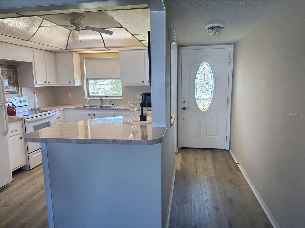 Photo of 4725 Cove Cir #309, St Petersburg, FL 33708 (MLS # TB8450899)