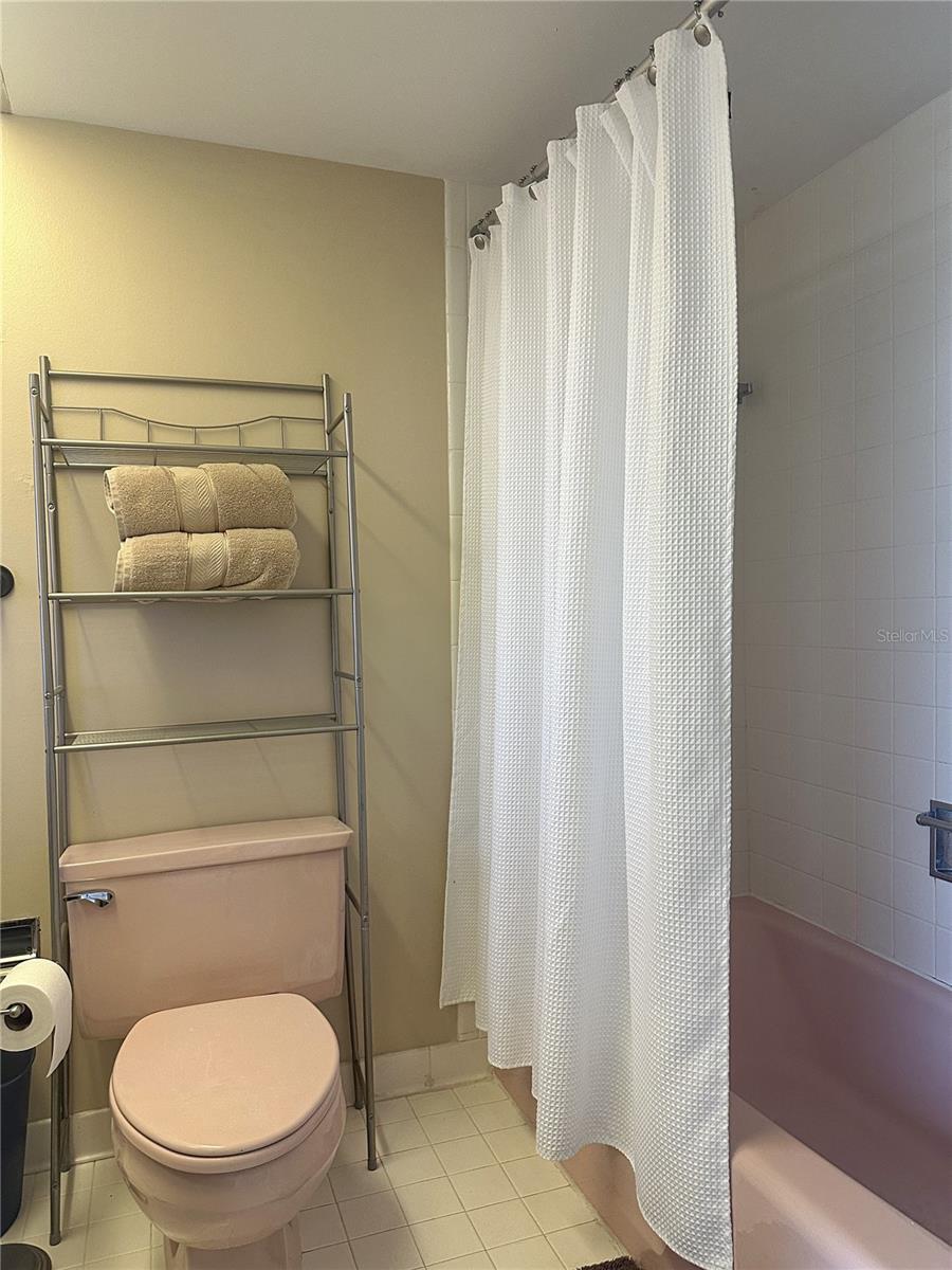 COLUMBIA TOWERS - Residential