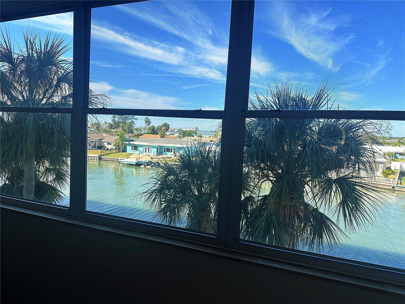 COLUMBIA TOWERS - Residential