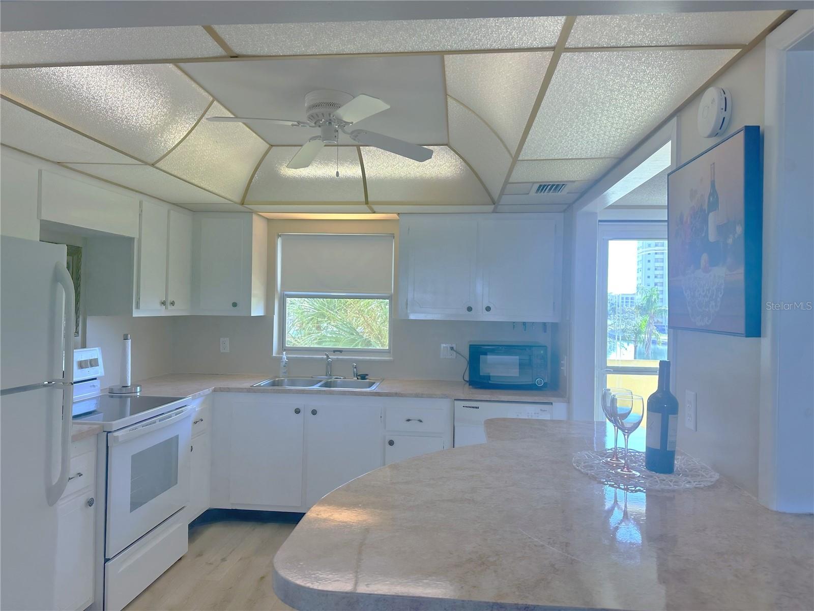 COLUMBIA TOWERS - Residential