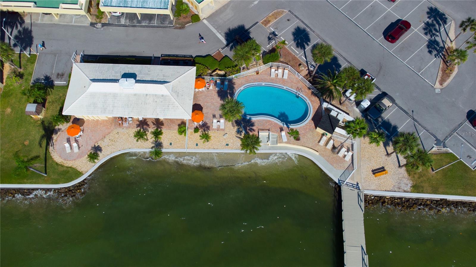 COLUMBIA TOWERS - Residential