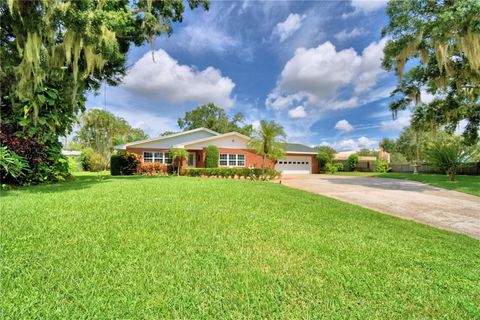 A home in FROSTPROOF