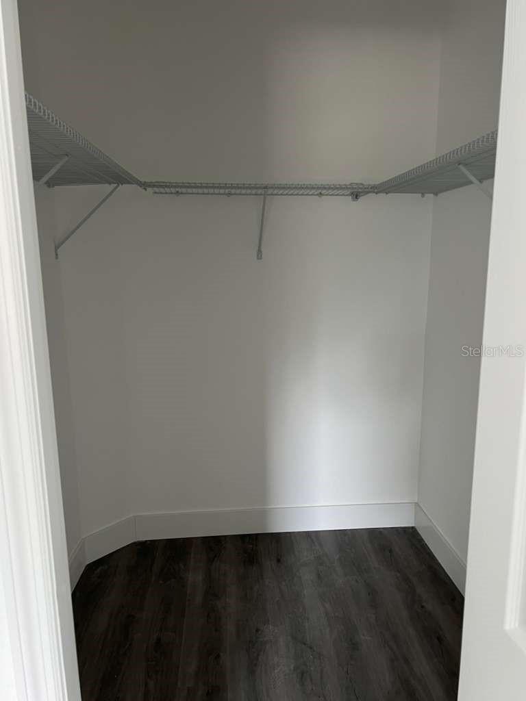 WALK IN WATER LAKE ESTATES PH 05 - Residential