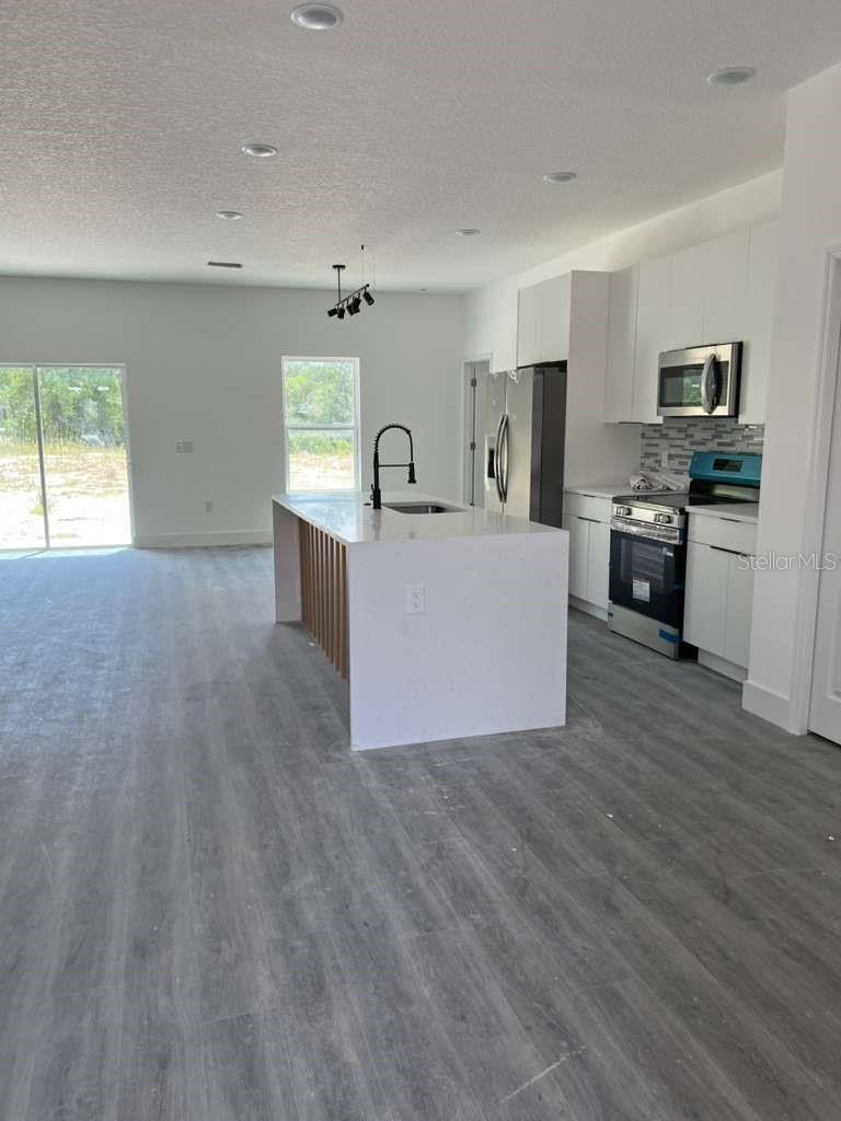 2223 LEMON DRIVE