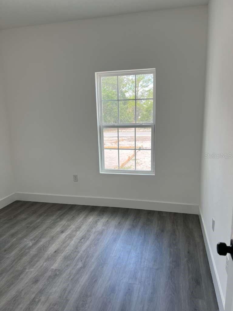 WALK IN WATER LAKE ESTATES PH 05 - Residential