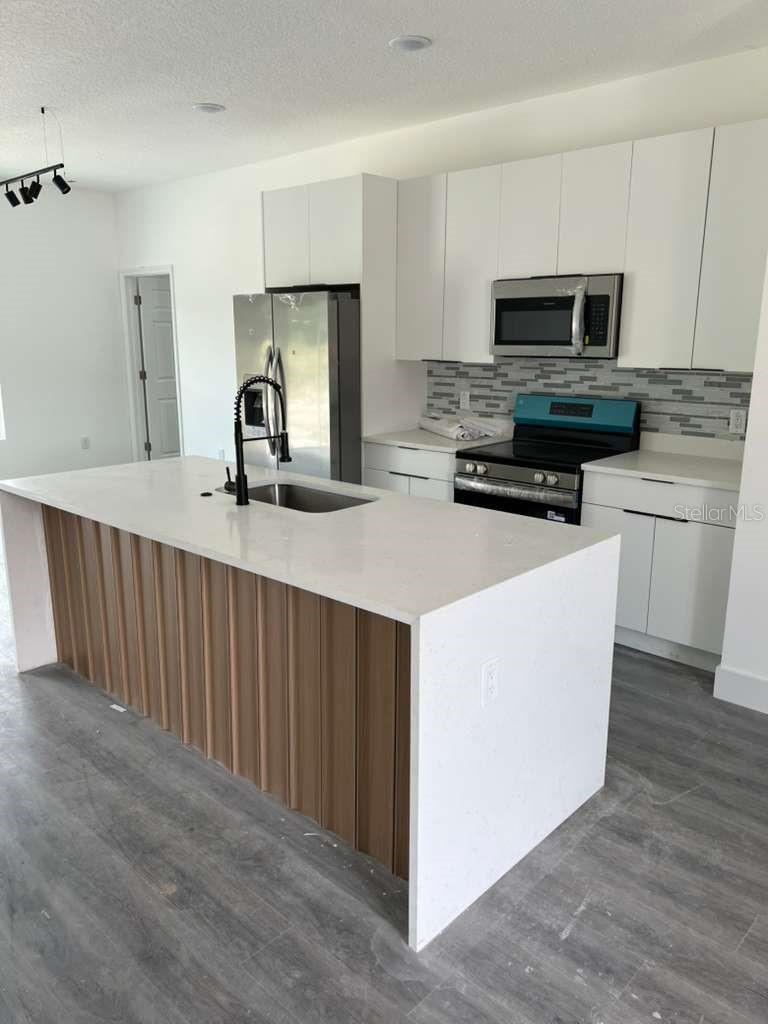 2223 LEMON DRIVE