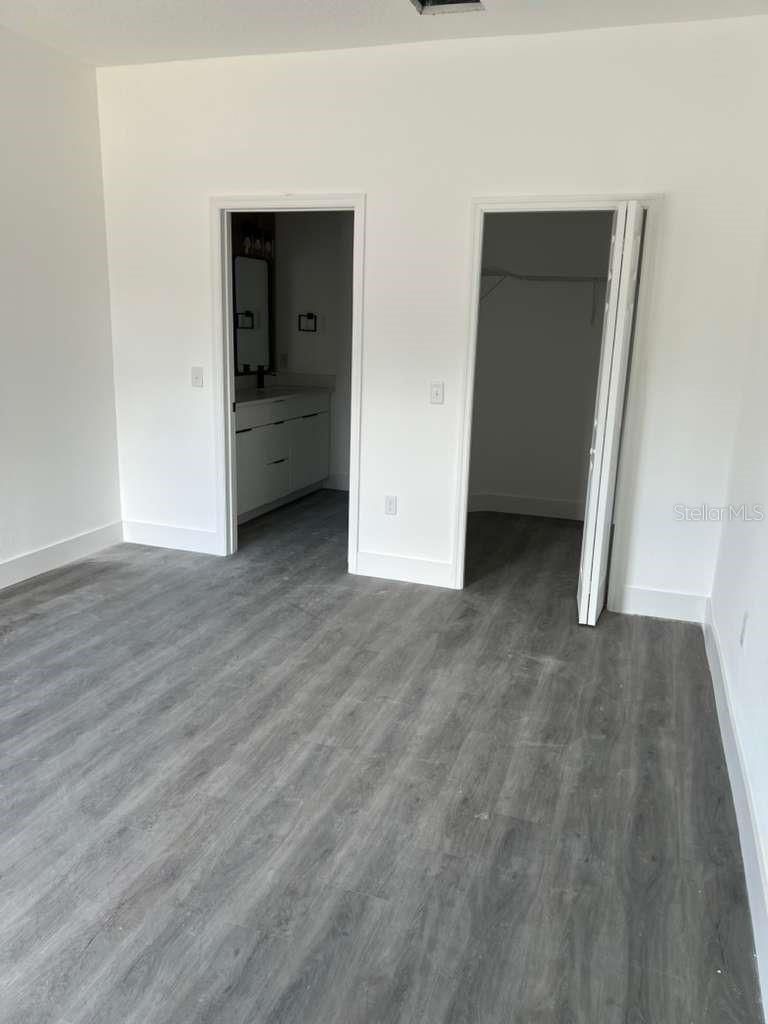 WALK IN WATER LAKE ESTATES PH 05 - Residential