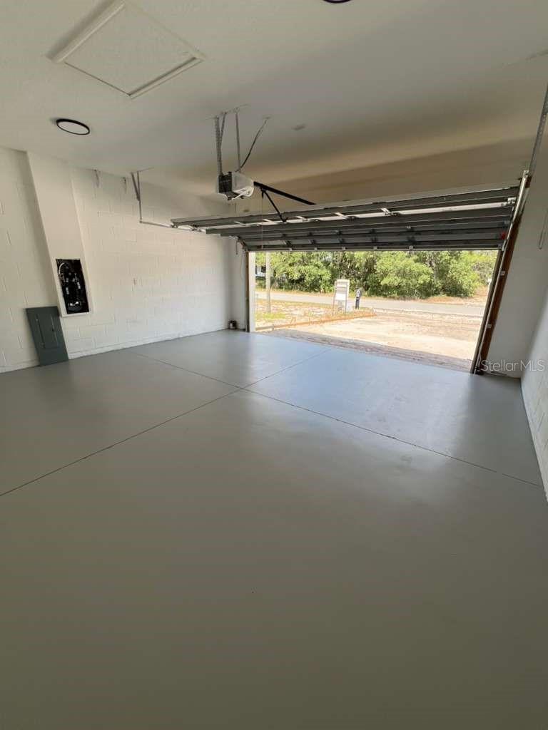 WALK IN WATER LAKE ESTATES PH 05 - Residential
