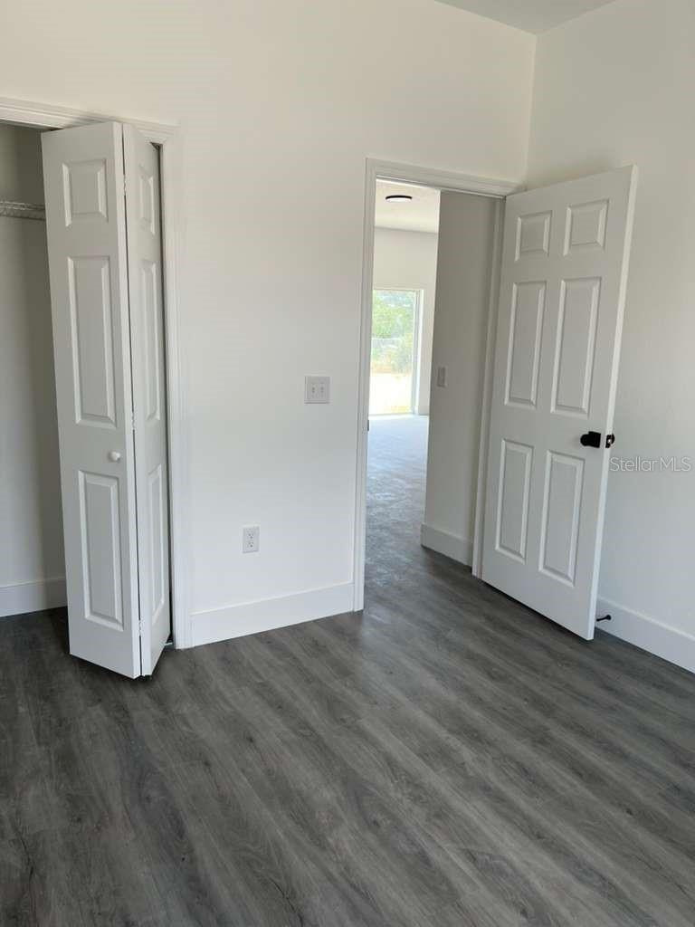 WALK IN WATER LAKE ESTATES PH 05 - Residential