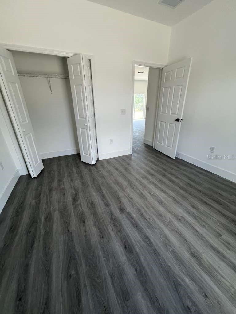 WALK IN WATER LAKE ESTATES PH 05 - Residential