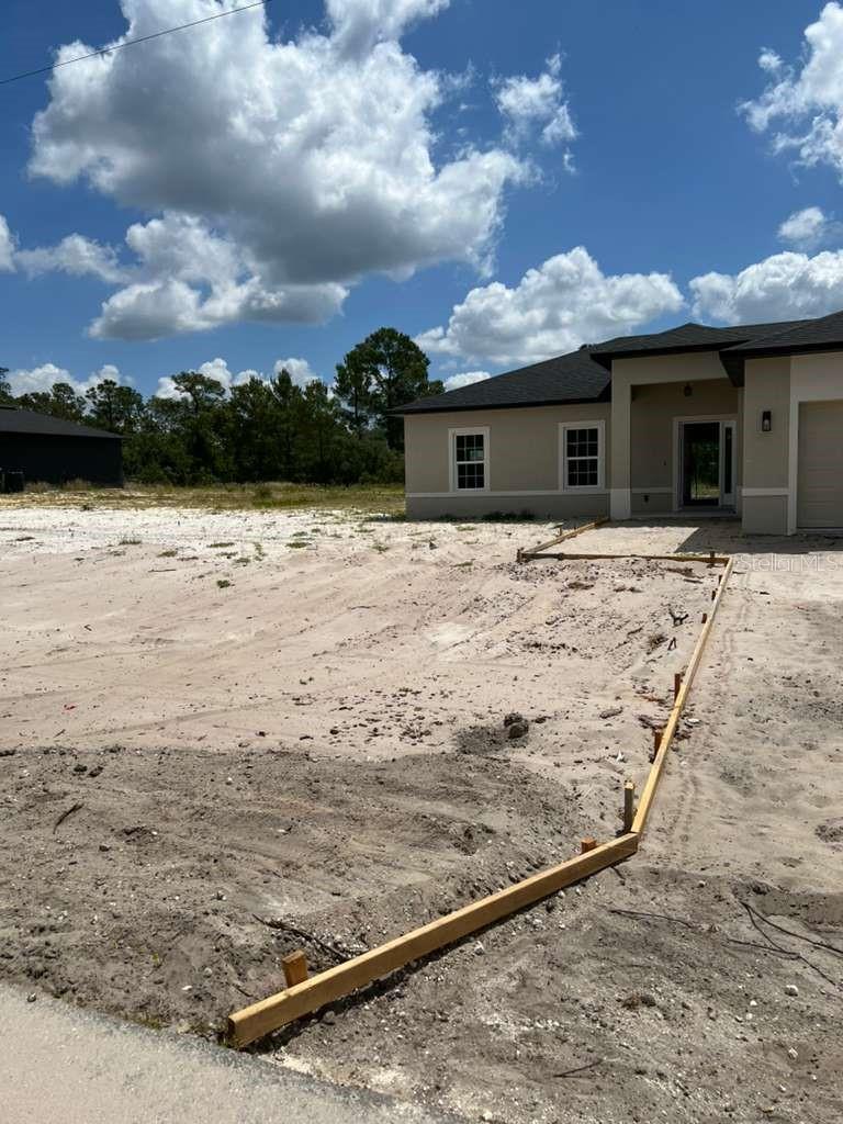 WALK IN WATER LAKE ESTATES PH 05 - Residential
