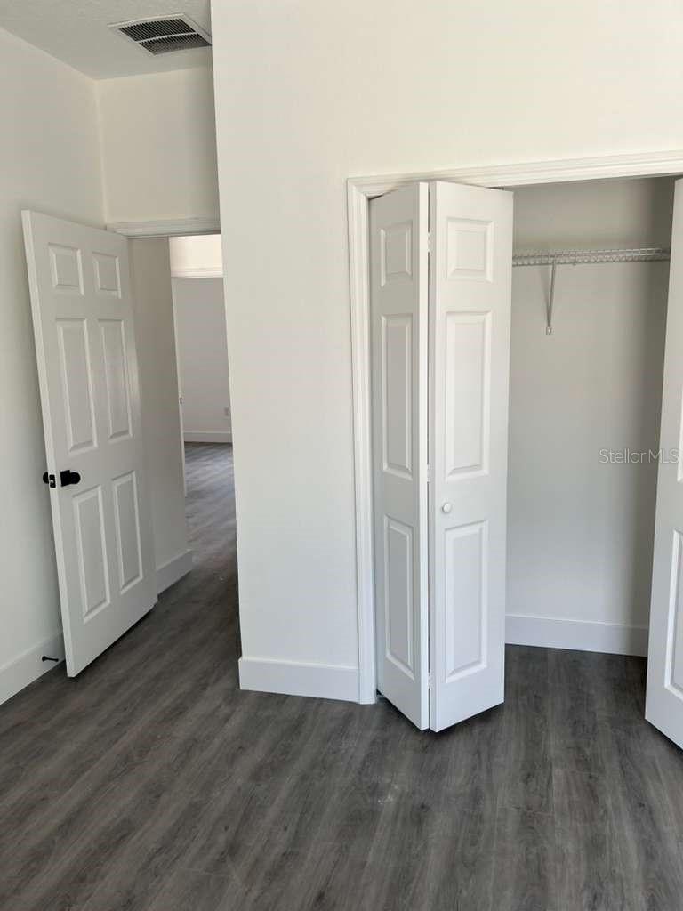 WALK IN WATER LAKE ESTATES PH 05 - Residential